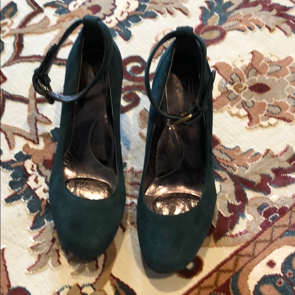 Sofft ankle strap pump green